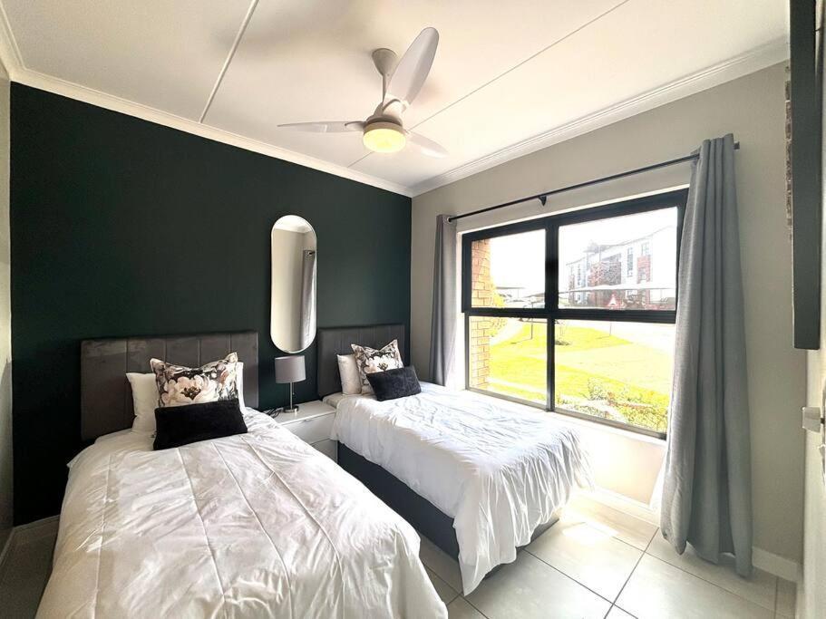 Ocean's Edge Escape! Appartement